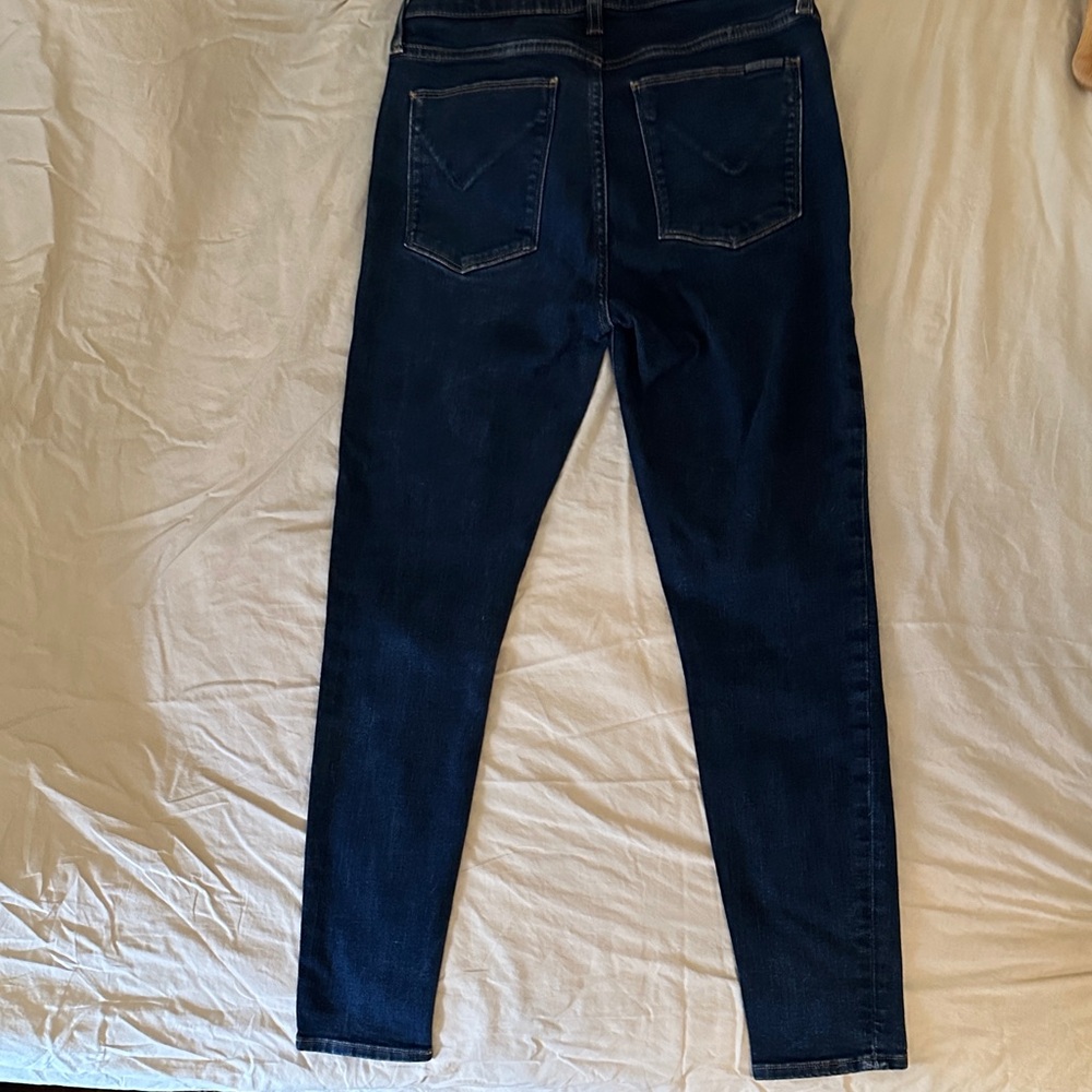 Hudson Jeans Women's Dark Blue Cropped Jeans, excellent barely worn condition.